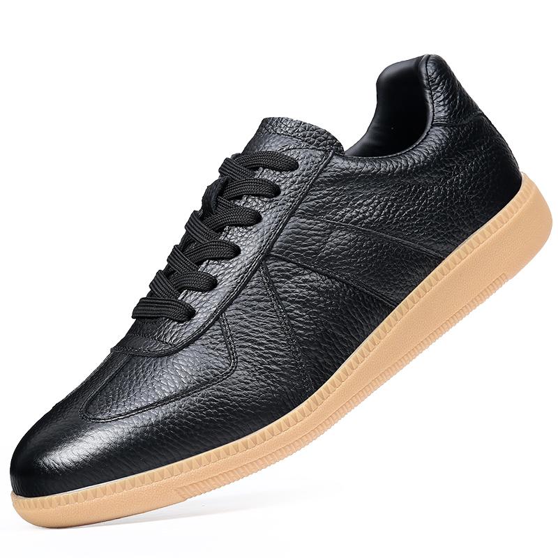 Fashion 2025 New Men's Casual Sneakers Breathable Walking Shoes Fashion Athletic Tennis Shoes for Men Non-Slip Male Lightweight Flats