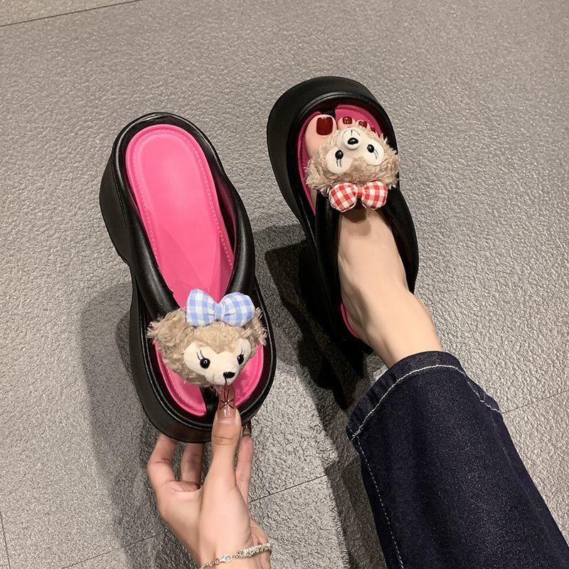 Internet celebrity explosion thick bottom heightening flip-flops women wear 2025 comfortable stepping on shit feeling non-slip beach cool slippers wom