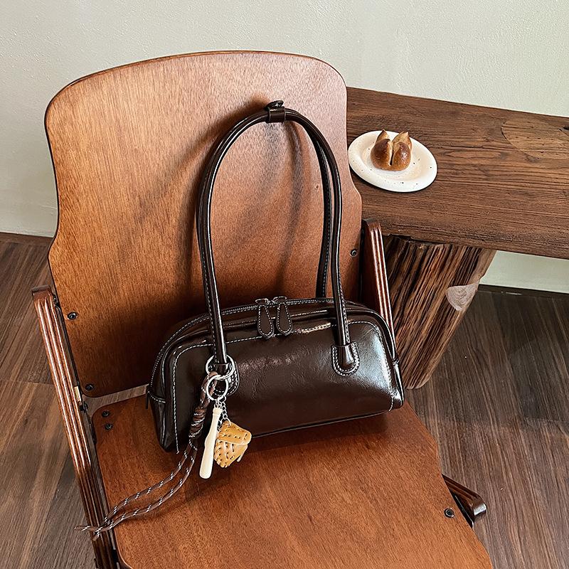 Simple Internet Celebrity Bag 2025 New Fashion Autumn and Winter Shoulder Women's Bag High Sense Underarm Versatile Boston Bag Tide