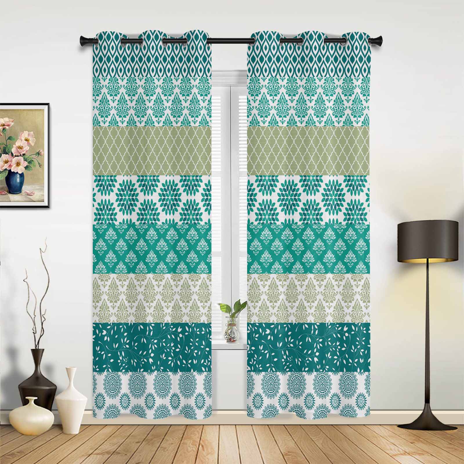 Красные и белые шторы в вертикальную полоску для гостиной — фото 15