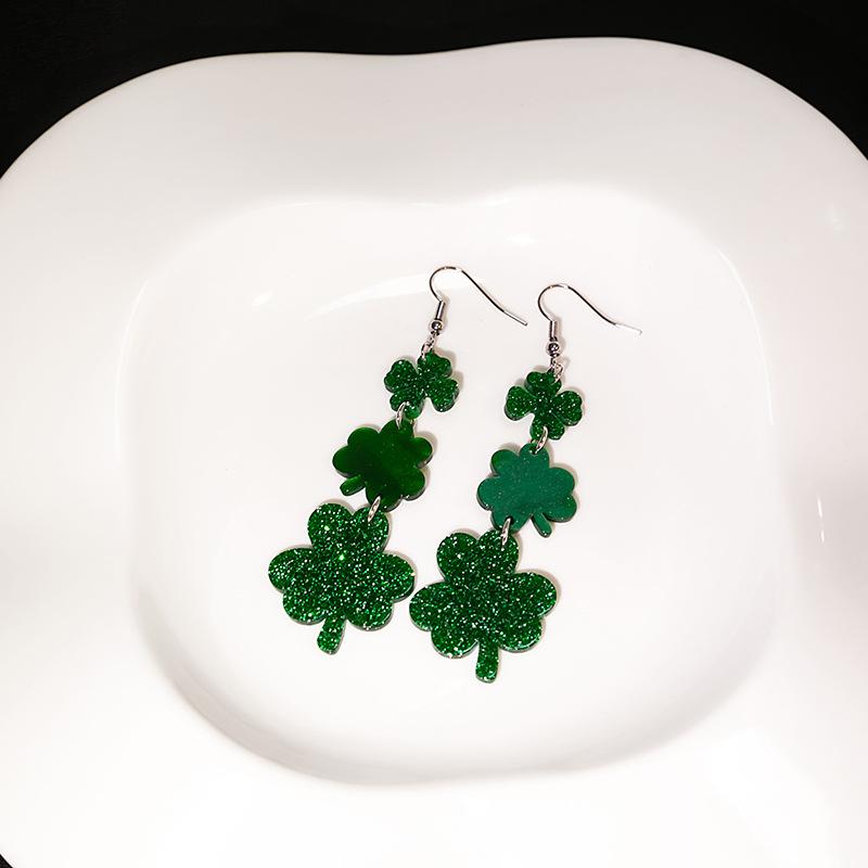 Mori Four-Leaf Clover Earrings, Small Fresh Temperament Acrylic Earrings, Green Clover Earrings.