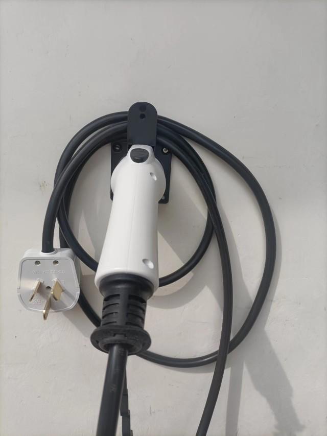 Temperature-Controlled Portable Car Charger Without Ground Wire - Universal Electric Car Charging Gun