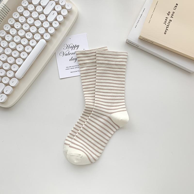 Boneless Socks for Women, Spring and Autumn Mid-calf Socks, Cotton Yarn Loose Pile Socks, Postpartum Women's Loose-fitting Confinement Socks