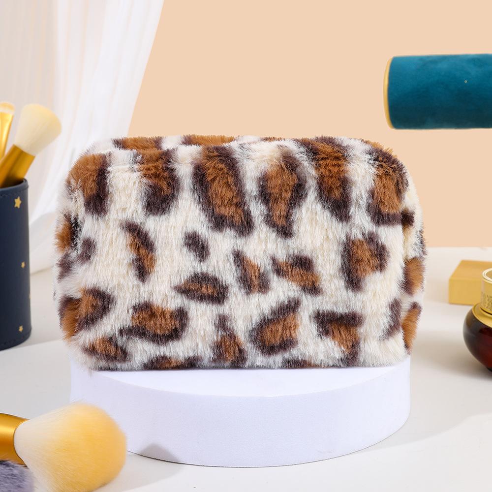 New Leopard Print Soft Plush Cosmetic Bag Makeup Bag Portable Toiletries Skincare Product Storage Bag Travel Makeup Organizer