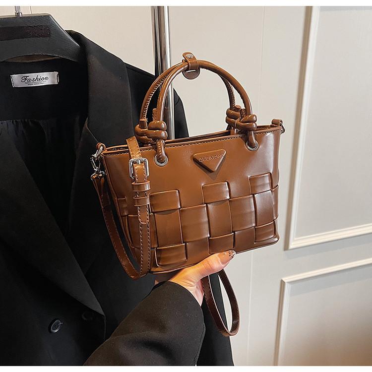 IELGY Bucket Bag Autumn Winter All-Match Fashion Niche Cross-Body Retro Handbag
