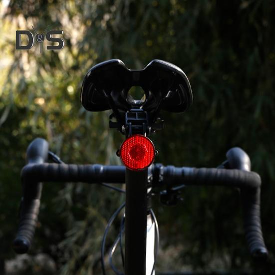 Bike Reflective Tail Light for AirTag Locator Mount Universal MTB Road Mountain Bicycle Saddle Reflector Rear Lamp Holder Bike Accessories