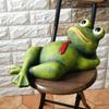 Vyrobeno v Portugalsku Frog Green Terracotta Figurka Red Tie Garden Object Happy Purring Frog pto-1003g