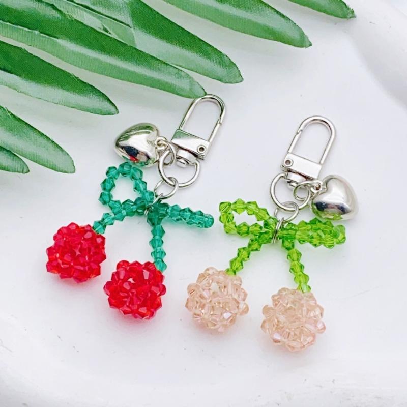 Kirsch Perlen Schlüsselanhänger Rosa Herz 7,5cm Niedliches Handgemachtes Kristallperlen Accessoire für Damen und Teenager Taschenanhänger