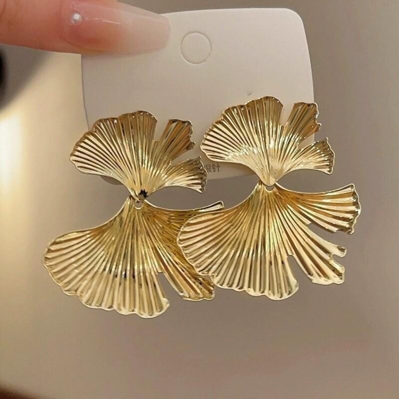 Exaggerated Metal Geometric Stud Earrings For Women Fashion Retro Gold Color Spiral Leaf Unique Earrings Party Jewelry Gifts