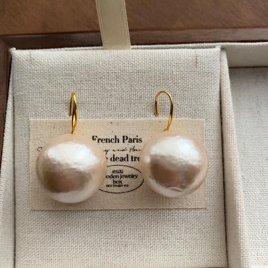 Exquisite Pearl Earrings Ear Hooks Gentle Elegance Simple Earrings