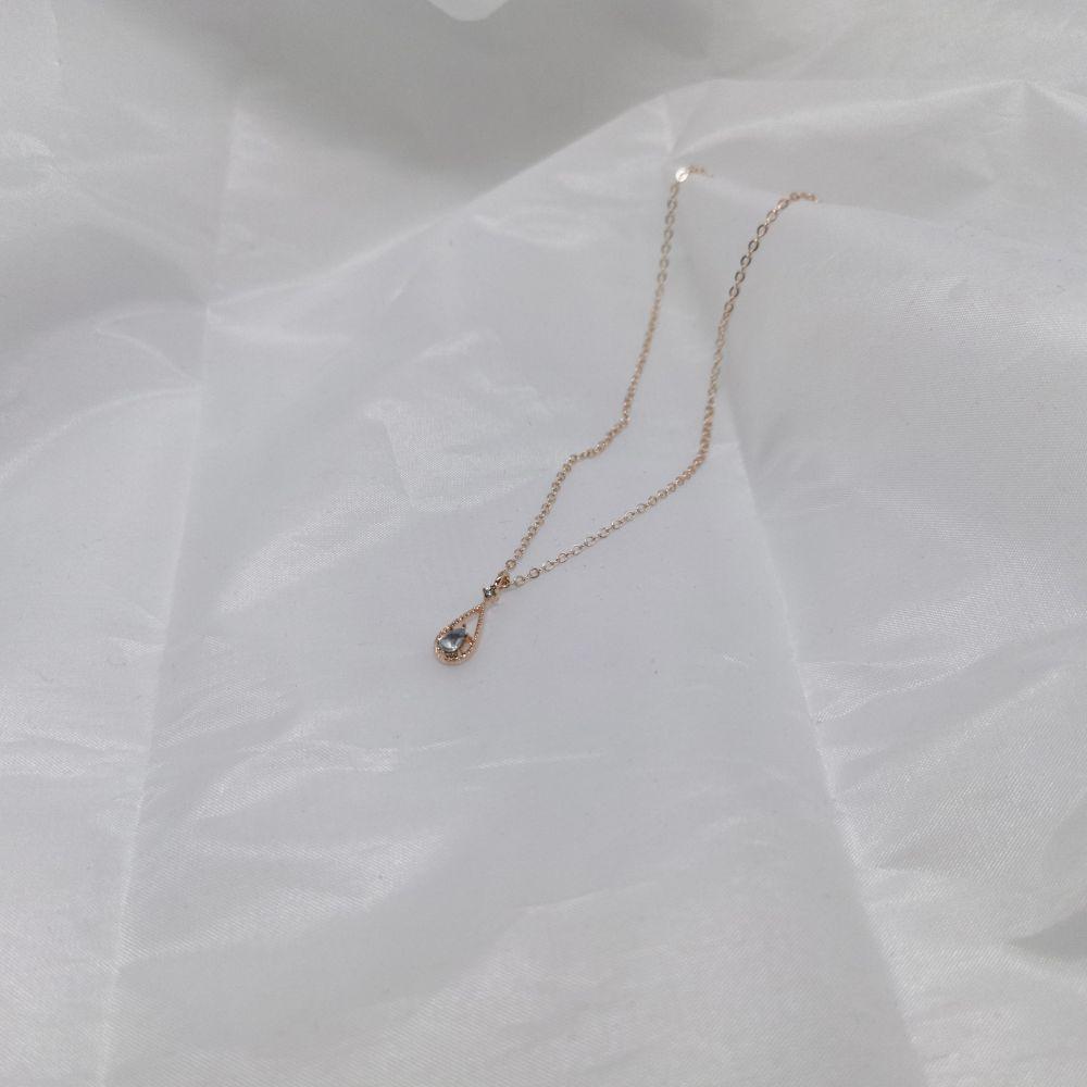 "One Look Ten Thousand Years" French Zircon Teardrop Necklace - Super Fairy Style for Female Students, Cold Style Clavicle Chain.