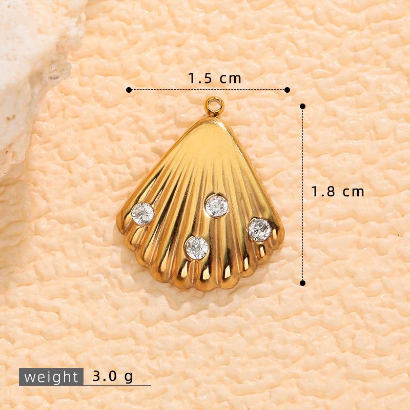 Stainless Steel Scallop Seashell Necklace for Women - Niche Design Titanium Jewelry Accessories
