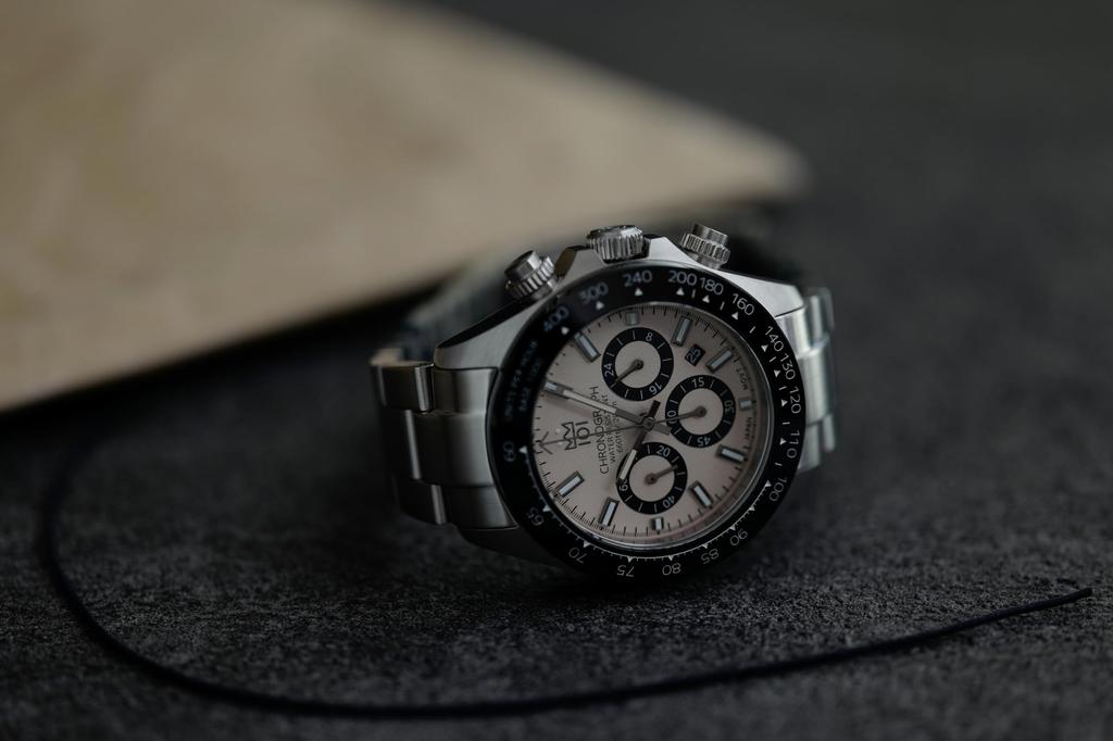 HYAKUICHI 101 Diver Chronograph Watch Ivory Dial Ceramic Bezel 20 ATM Water Resistant Men's