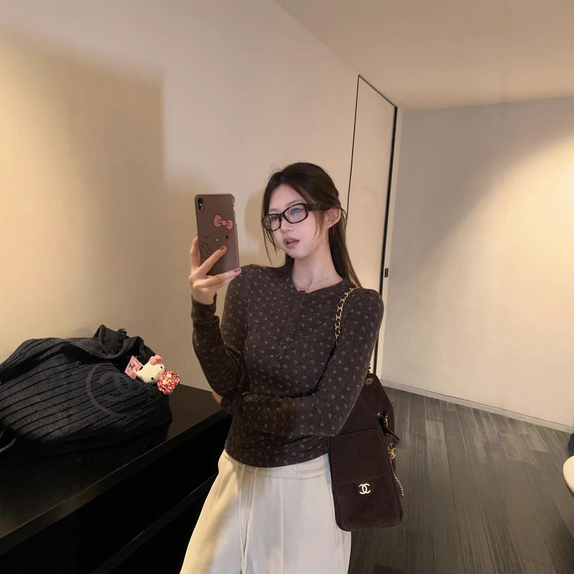 

Spicy Girl Floral Long Sleeve T-Shirt with Half-Open Collar - Women s Slimming Autumn/Winter Base Layer Top Large