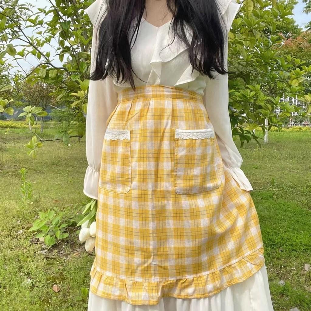 Classic American Style Sleeveless Kitchen Apron With Fish Tail Gingham Design For Beauty Salon And Cafe Use