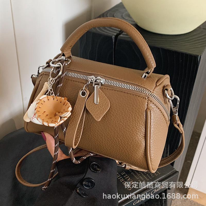 Niche Retro Foreign Style Small Bag Women's Bag 2025 New Versatile Hand Carry Small Square Bag High-end Shoulder Messenger Bag