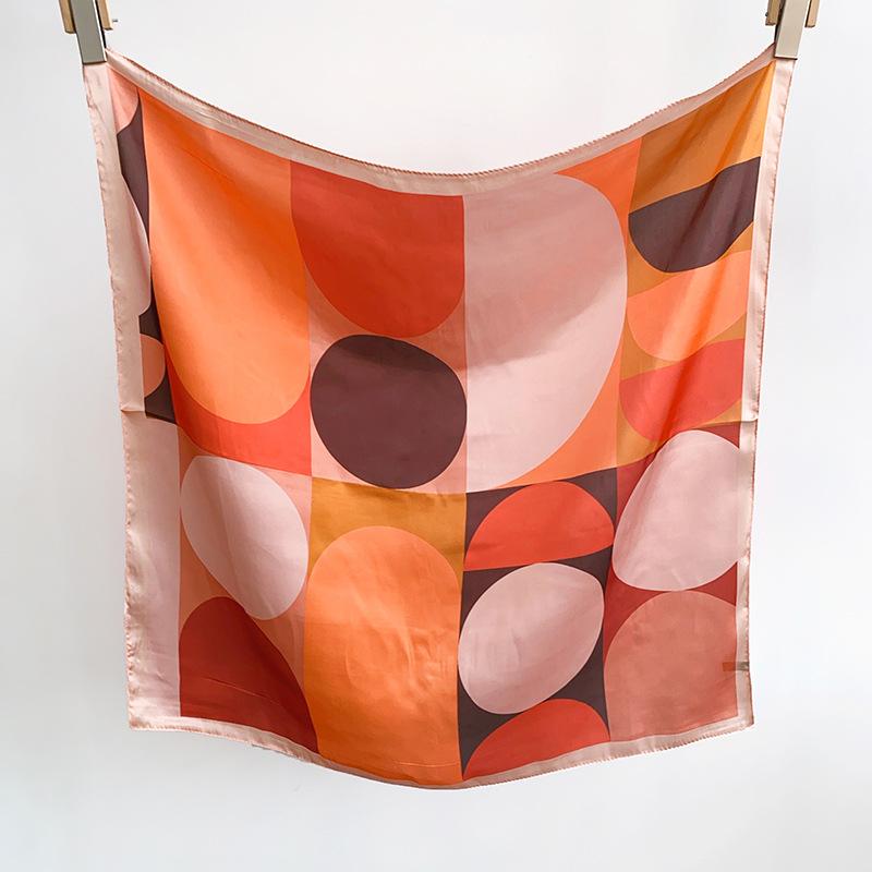 1116 Spring and Summer New Printed Neck Square Scarf Fashion Accessories Silk Scarf Women's Versatile Scarf Geometric Pattern Scarf