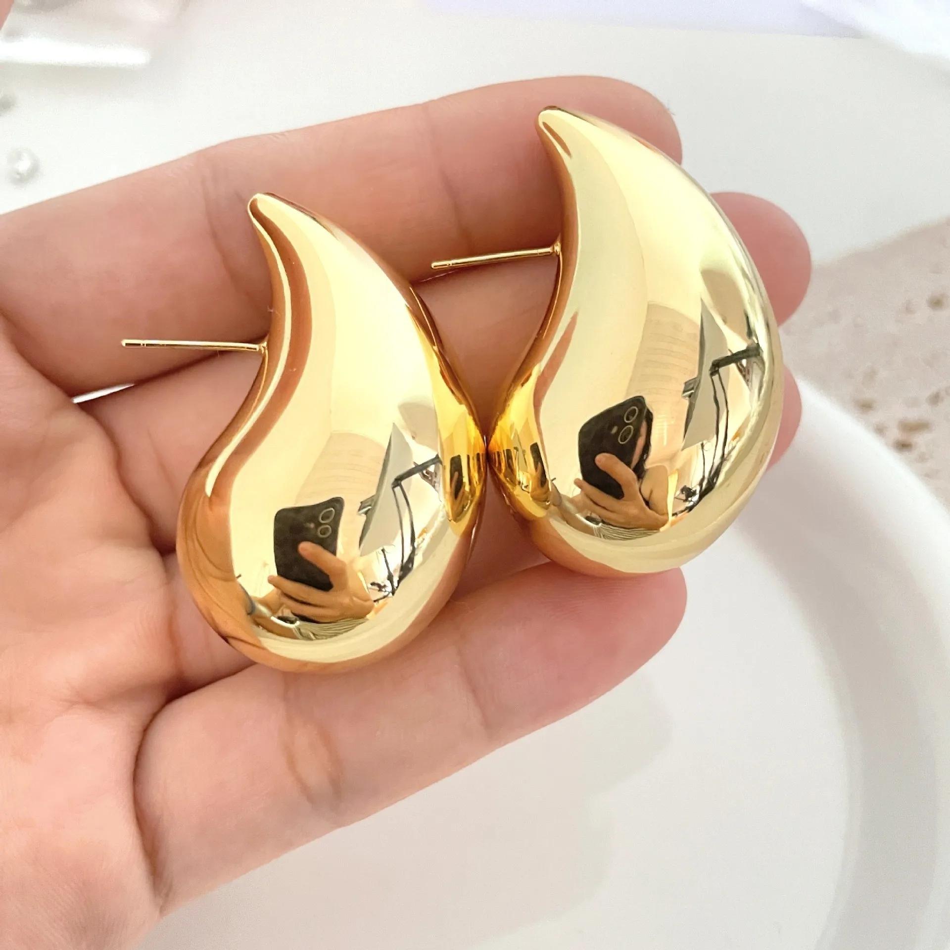 

New Simple Water Drop Earrings for Women 2025 Fashion Gold Copper Color Asymmetric Stud Earring Zircon Trendy Accessories Gifts