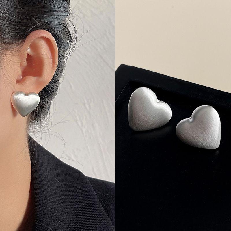 

Серьги-пусеты из серебра 925 пробы, матовые, высокого качества, в виде золотых бобов, нишевые, с японским и корейским темпераментом, стильные, легко сочетаются, изысканные Silver Heart drawing-Silver Needle