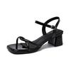 Hochhackige Sandalen Frühling und Sommer 2025 neu silberne Mode Perlenriemen Feenwind Wort mit dickabsatzigen Sandalen Frau