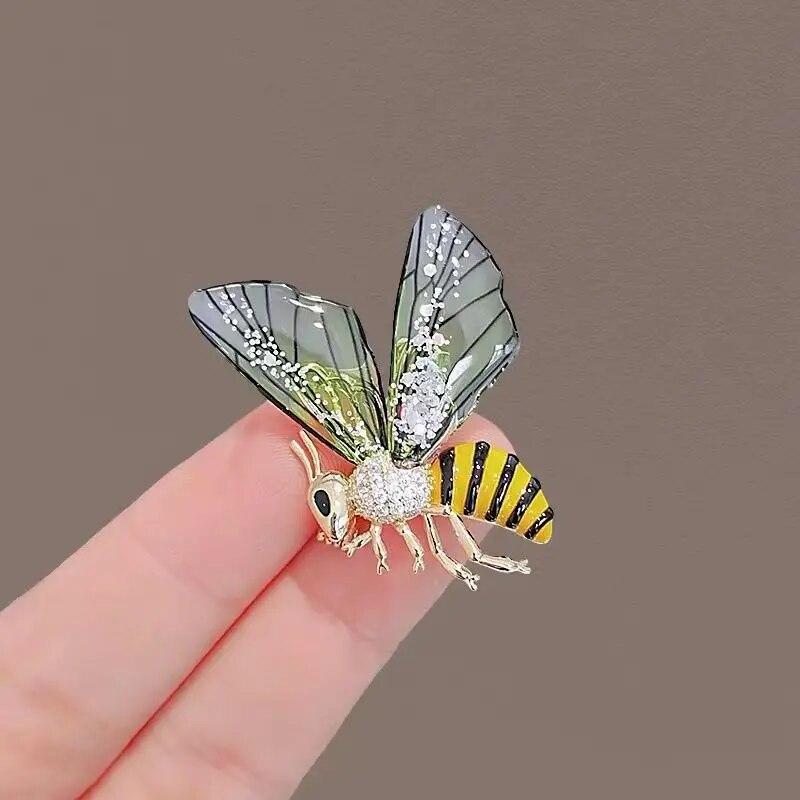 Luxury Golden Wheat Metal Brooch for Women Suit Sweater Stylish Lapel Pins Exquisite Rhinestones Jewelry Accessories Couple Gift