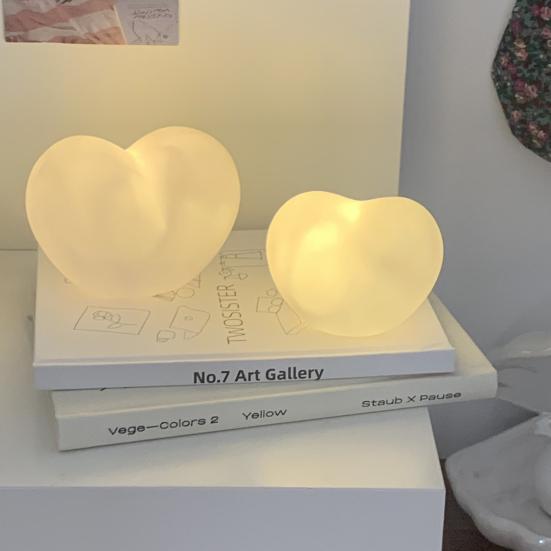Atmosphere Lamp Eye-catching Creative Vinyl Heart-shaped Night Light for Children