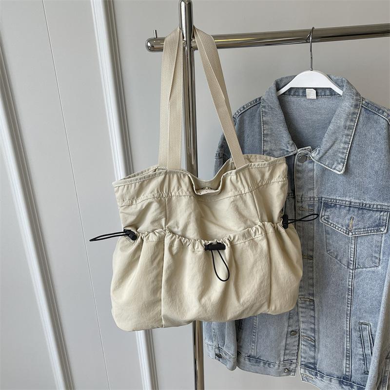 Lightweight large-capacity bag women's 2025 summer new casual shoulder bag versatile foreign-style texture commuter tote bag