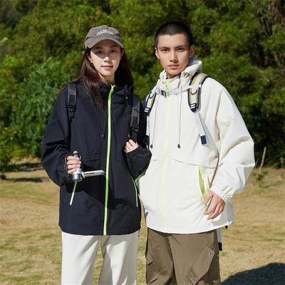 Męski Płaszcz Jesień i Zima Kurtka Szturmowa Trójodporna Dla Par Rekreacja Sport Outdoor Japońskie Ubrania Górskie Z Kapturem.