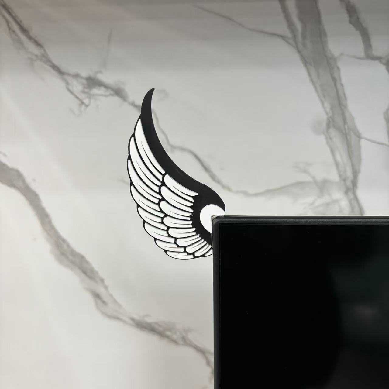 

DIY Monitor Wings Decorative Ornaments - 1 Pair Cute Gaming Room Decoration, Creative Gift for Girlfriend & Streamers чорний білий колір