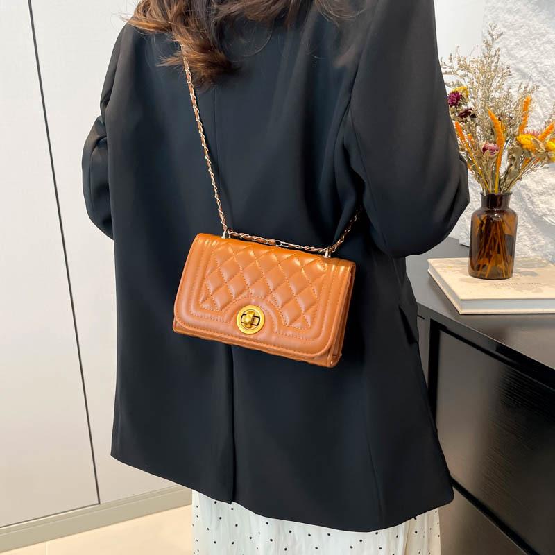 

Новый популярный дизайн замка, однотонная вышивка нитью, текстура ромбовидной цепочки, сумка кроссбоди на плечо, маленькая квадратная сумка коричневый