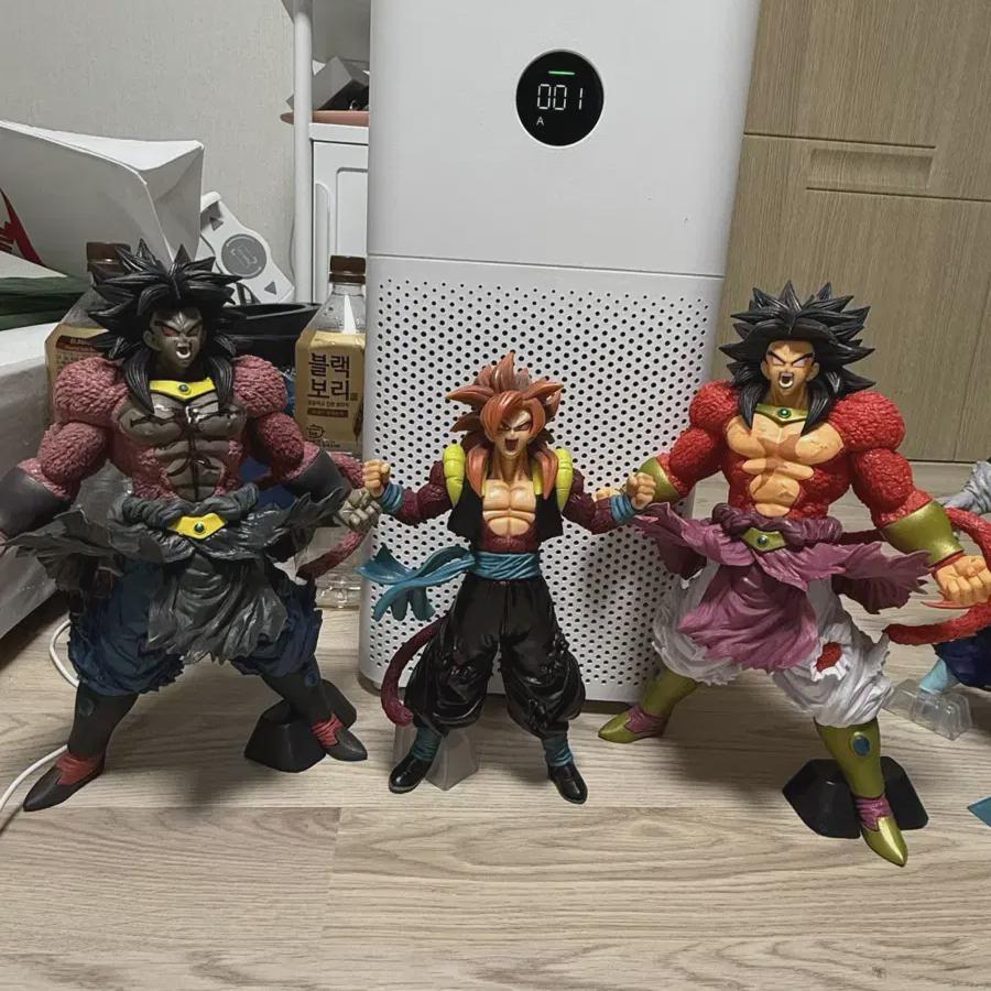 

Фигурки Dragon Ball продаются партиями.
