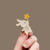 The Star-picking Little Rabbit Brooch Is A High-end Feminine Brooch with A Unique Design of A Mother-of-pearl Corsage