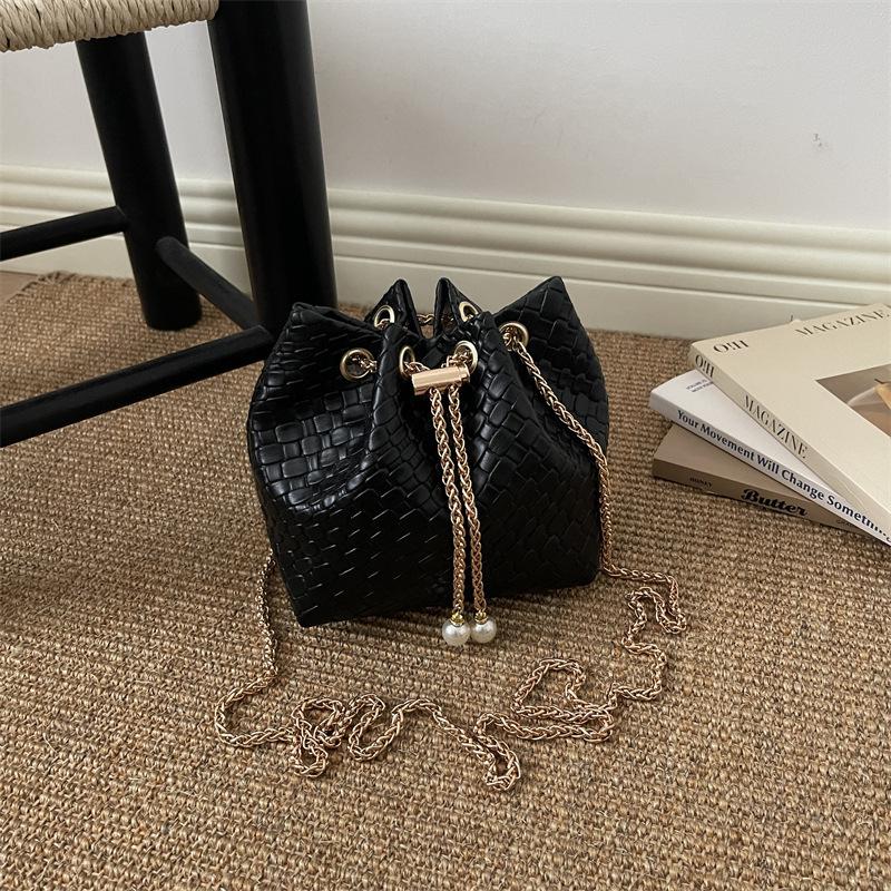 Fashion Woven Elegant Chain Bag for Women, Bucket Bag, Casual and High-end Single Shoulder Crossbody Bag