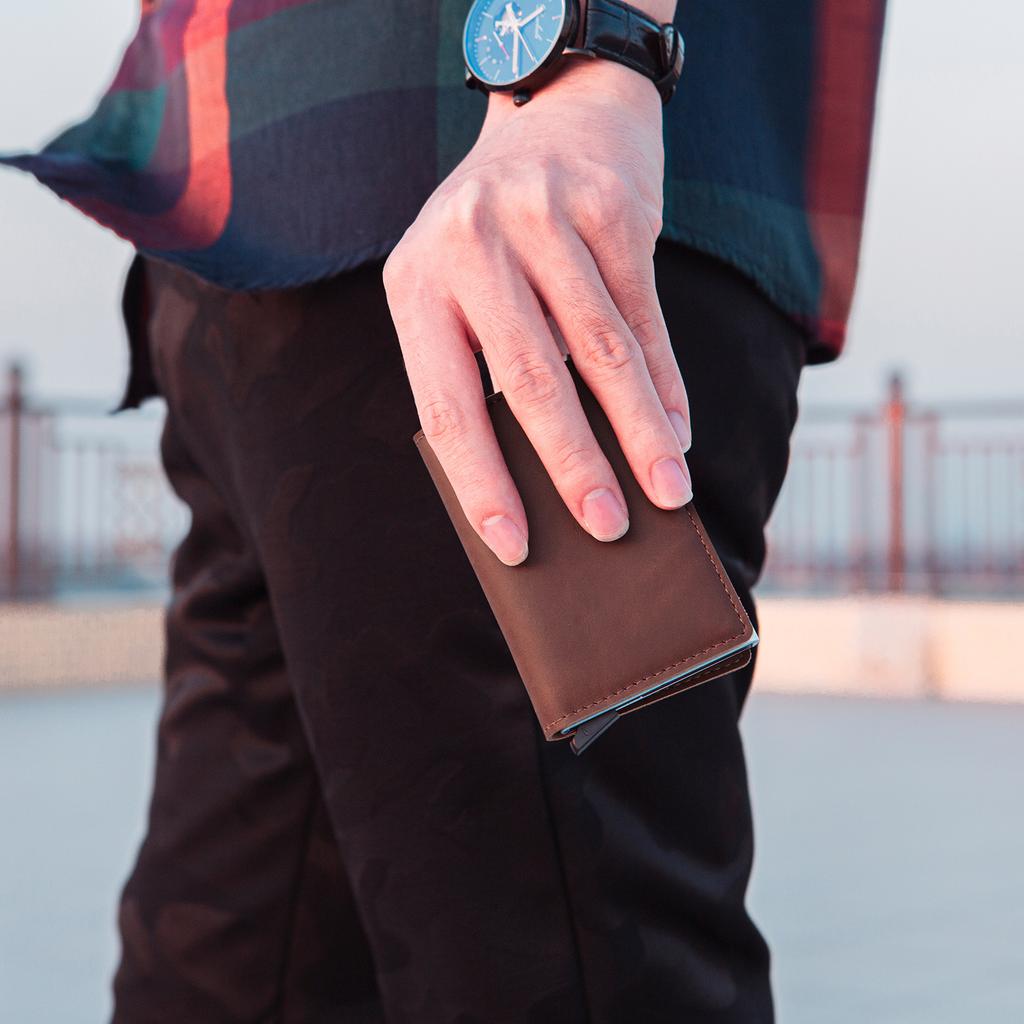 Luxury Brand Design Slim Smart Wallet for Men and Women Anti-theft Credit Card Holder Purse