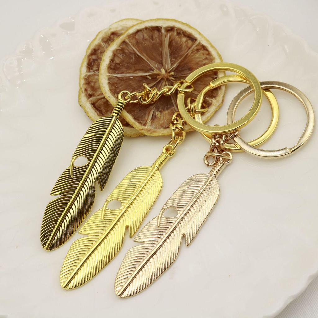 Elegant Feather Keychain Pendant - Hot Selling Simple Jewelry