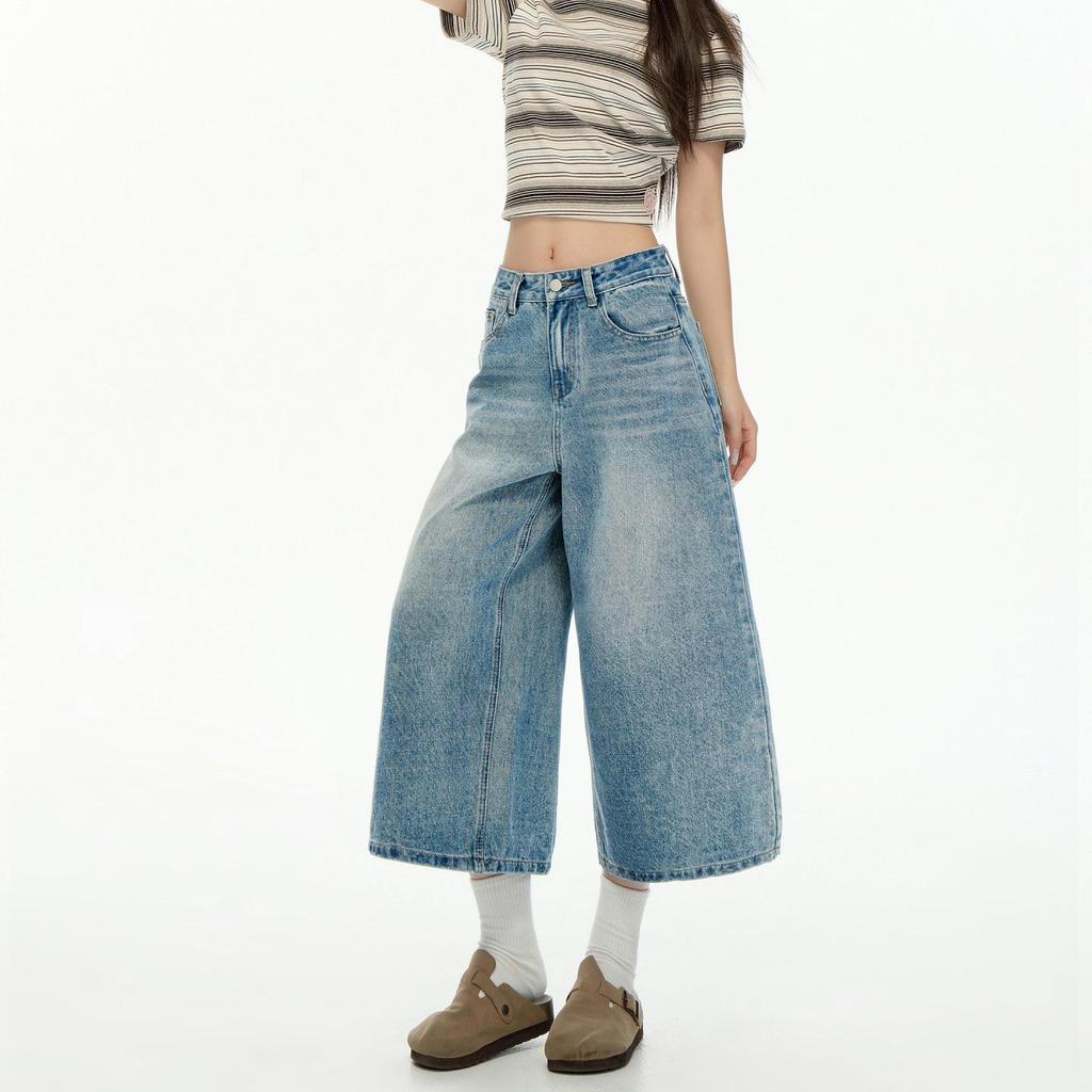 Women's Spring/Summer 2026 Light Blue Wide-Leg Jeans - Trendy, Slimming, Casual, and Fashionable.