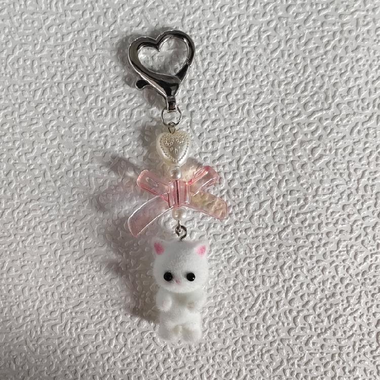 Adorable Cat Keychain with Heart Bowknot Ornament Accessory for Keys Bag Purse