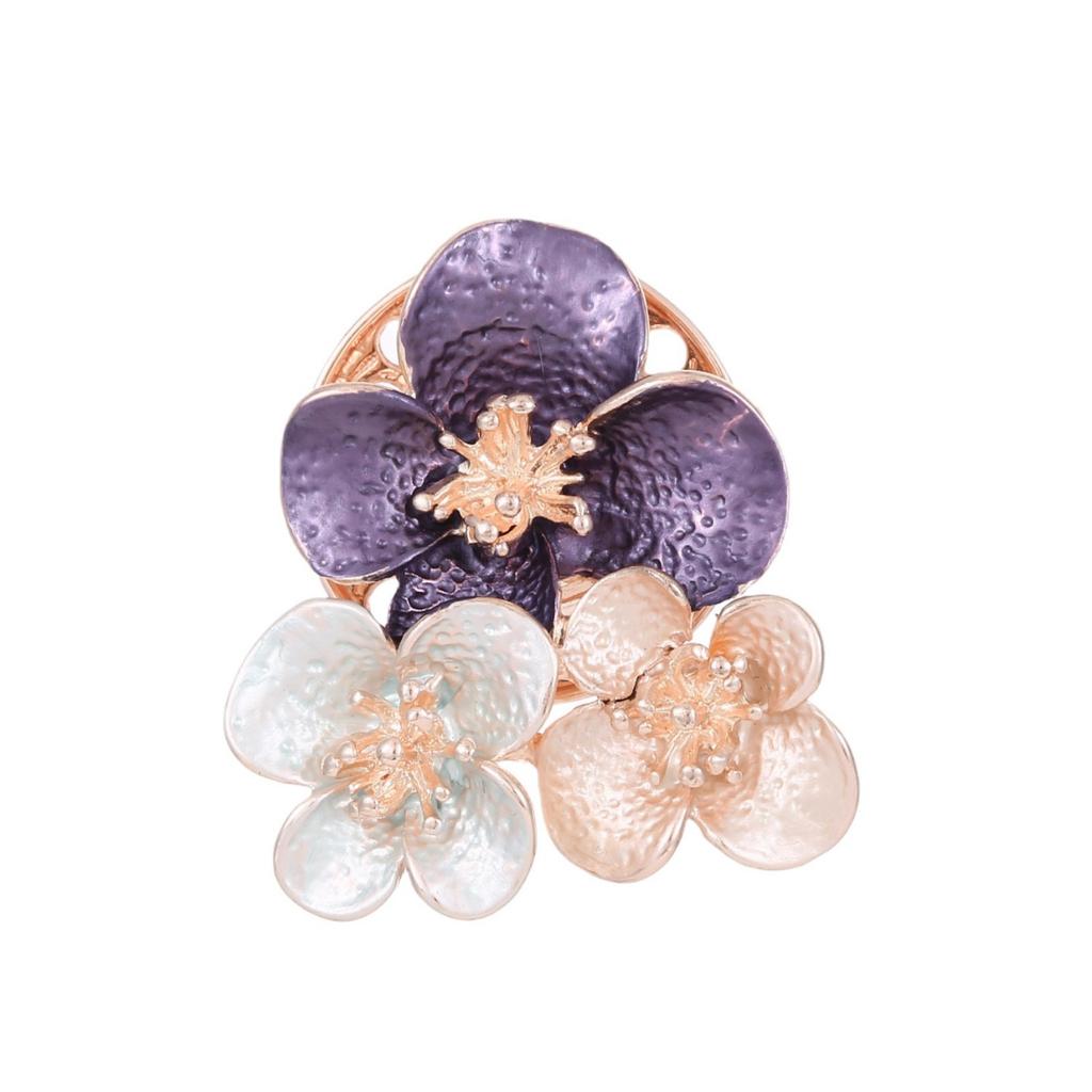 Ladies' Versatile Plum Blossom Magnetic Brooch