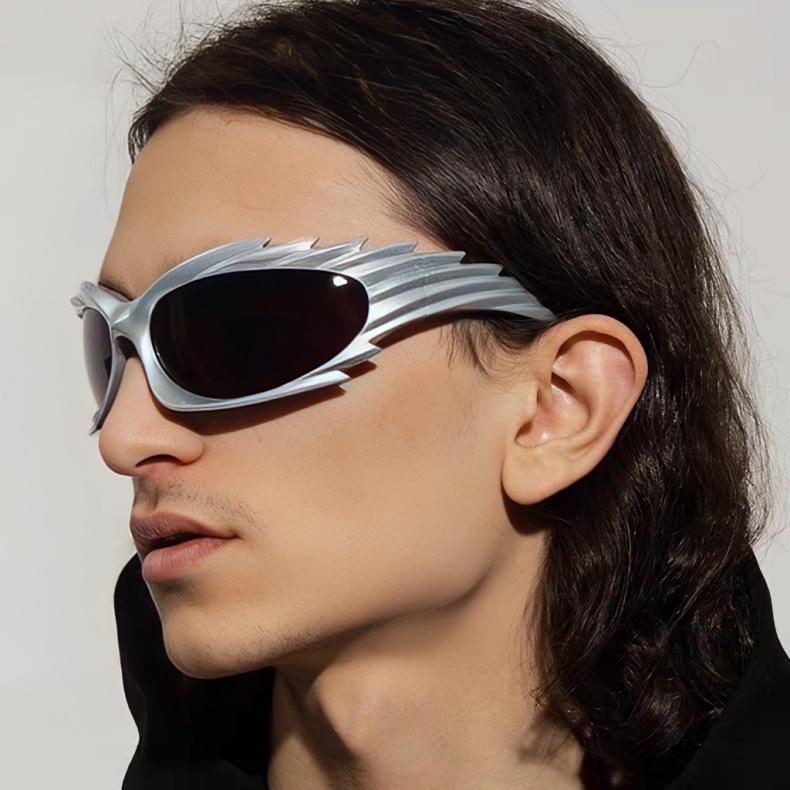 Y2K Millennium Futuristic Style Thorns Wing Exaggerated Iridescent Sunglasses Ins Trendy UV Protection Fashion Sunglasses For Women Men Streetwear