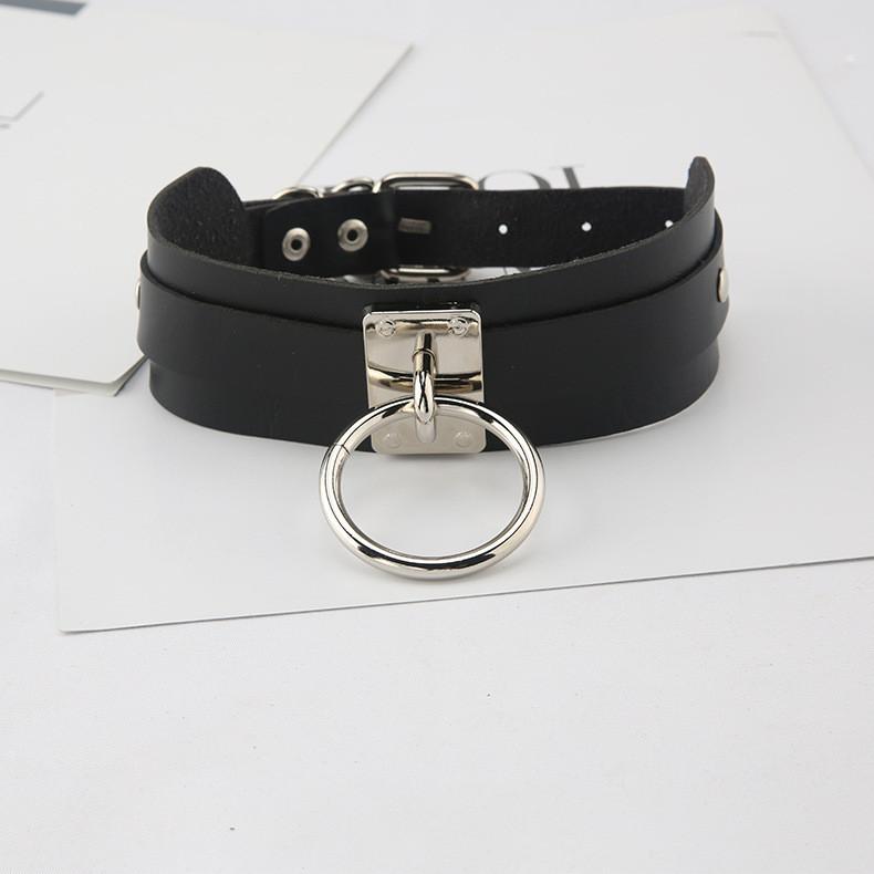 Fashion Solid Color Large Metal Ring Decoration Women Pu Leather Necklace Collar