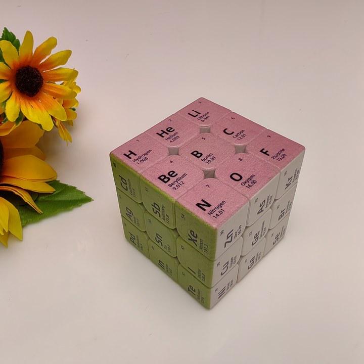 

Образовательный кубик Рубика с периодической таблицей: Награда ученику средней школы и креативный логотип в подарок