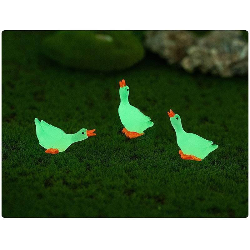 Glowing Swan Resin Craft Tabletop Decor Radiant Miniature Figurine For Home And Office