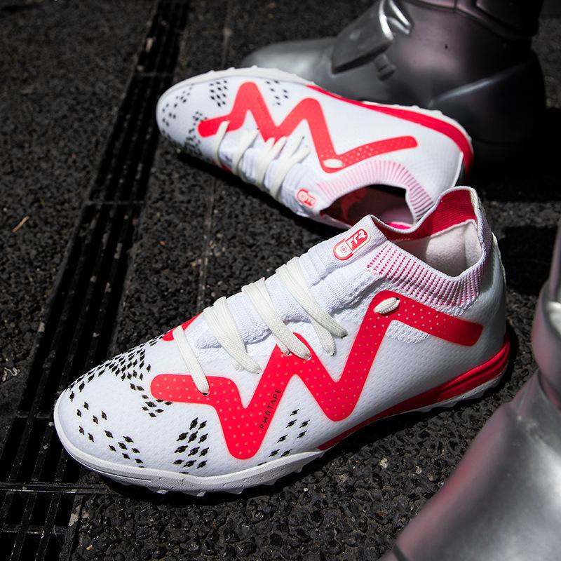 Male and Female Games, Young Students, Older Children's Sports, Foreign Trade Broken Long DingTalk Large Size New Football Shoes Training