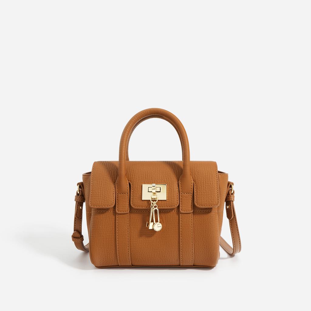 2025 niche design new commuter mailman handbag trend high sense fashion shoulder blood messenger small bag