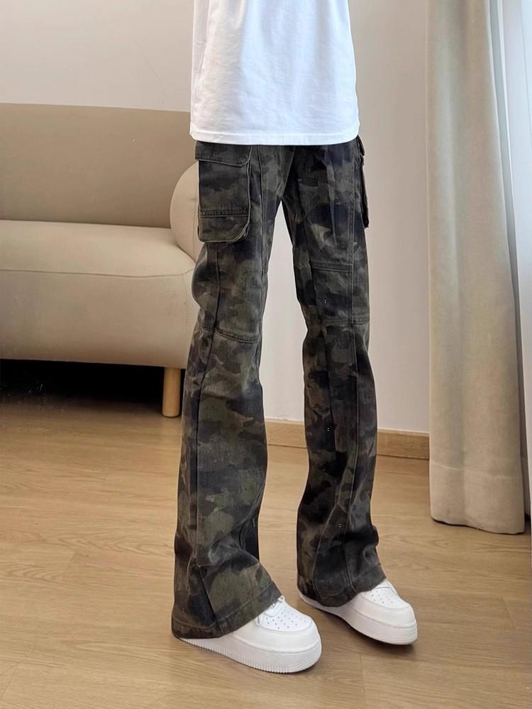Men's Winter Slim Fit Camouflage Cargo Bootcut Jeans with Straight Leg and Velvet Lining.