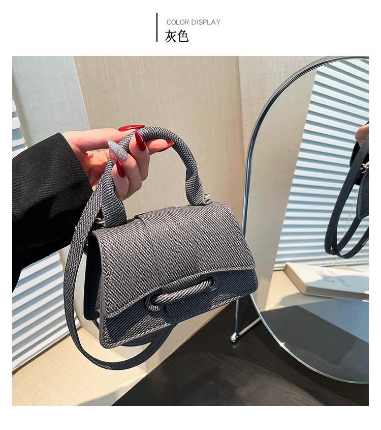 This Year's Popular Fashion Mini Internet Celebrity Handbag 2025 Four Seasons New Solid Color Shoulder Messenger Bag Small Square Bag Women