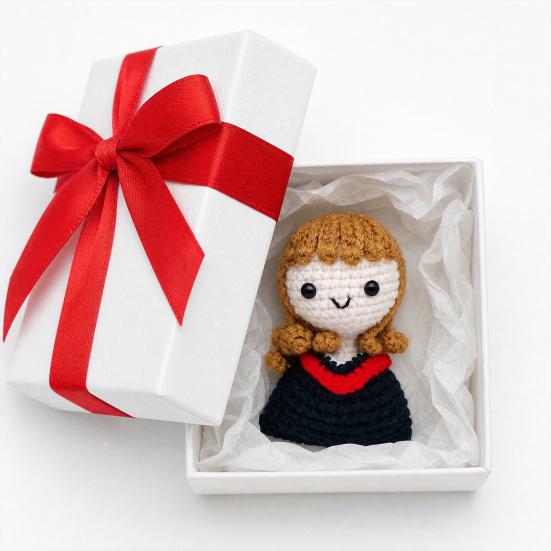 Handmade Graduation Crochet Doll, Knitting Cartoon Boy Girl Graduates Toy Decoration, Grad Gifts for Him, Her, Class of 2026 Students