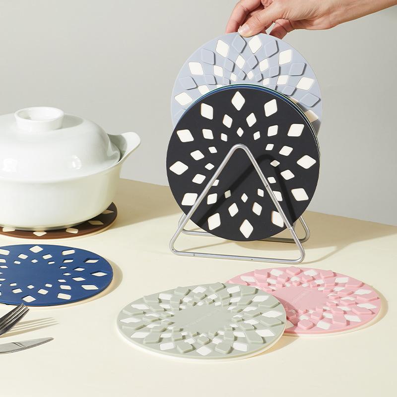 2 Pcs Lines Hollow Placemat Food Serving Table Mat Fletching Remover Vinyl Placemat for Round Table Hollow Out Silicone Placemat Safe Coaster Non-Slip