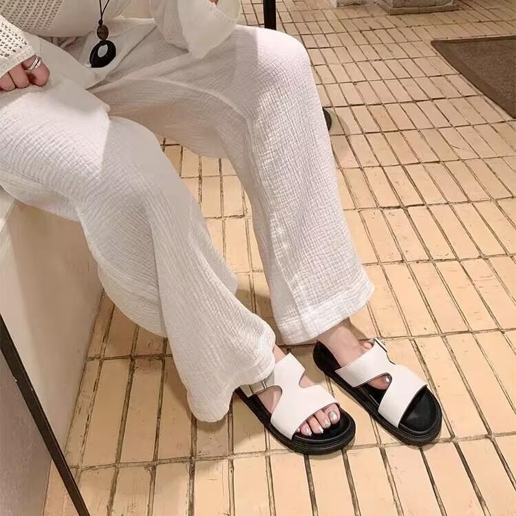 One-word cool slippers for women's outerwear 2025 spring and summer new fashionable versatile casual skirt platform beach shoes