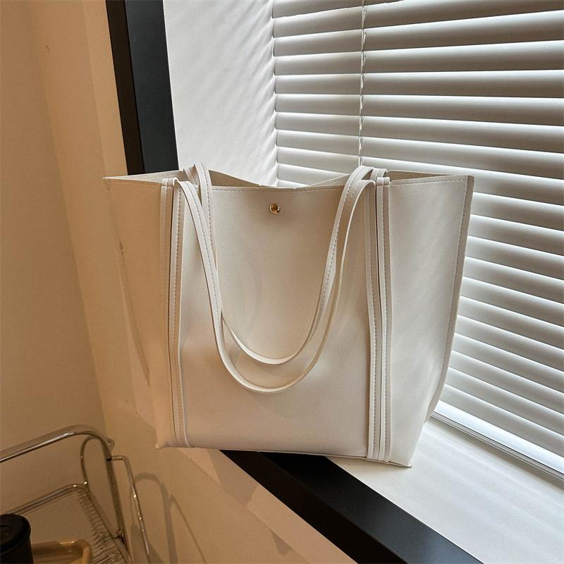 

Fashionable Pu Tote Bag For Women Trendy Street Style Perfect For Everyday Use білий
